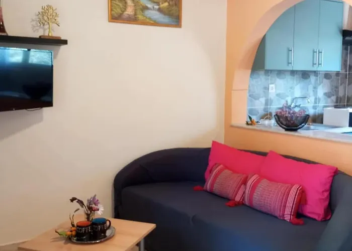 Nicky's Appartement Avliótes